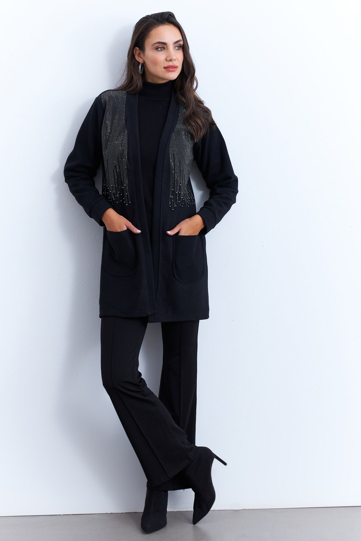 Cool & Modest Kardigan Damski Z Kieszeniami W Kolorze Czarnym Z Kamieniami Mpk811 Kobieta - S