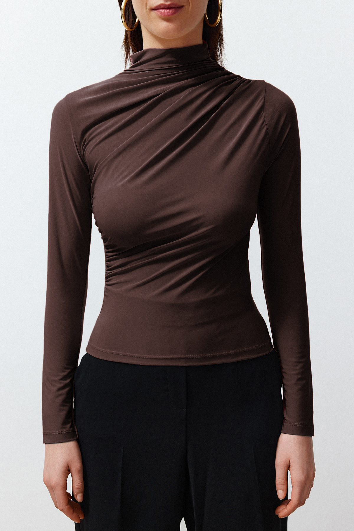 Trendyolmilla  Kahverengi Büzgülü Kare Yaka Vücuda Oturan Esnek Örme Bluz TWOSS24BZ00487 - Görsel 6