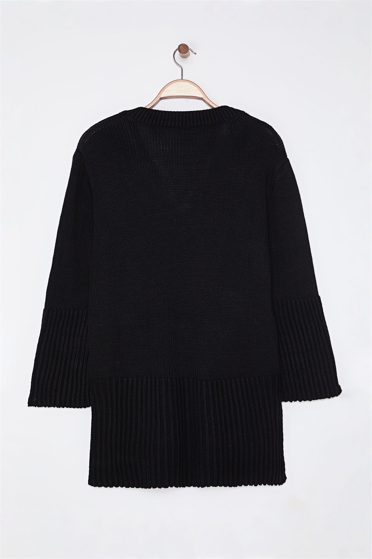 Trendyol Curve-Black V-Neck Knitwear Sweater with Slits on the Sides Tbbaw25An00057 8