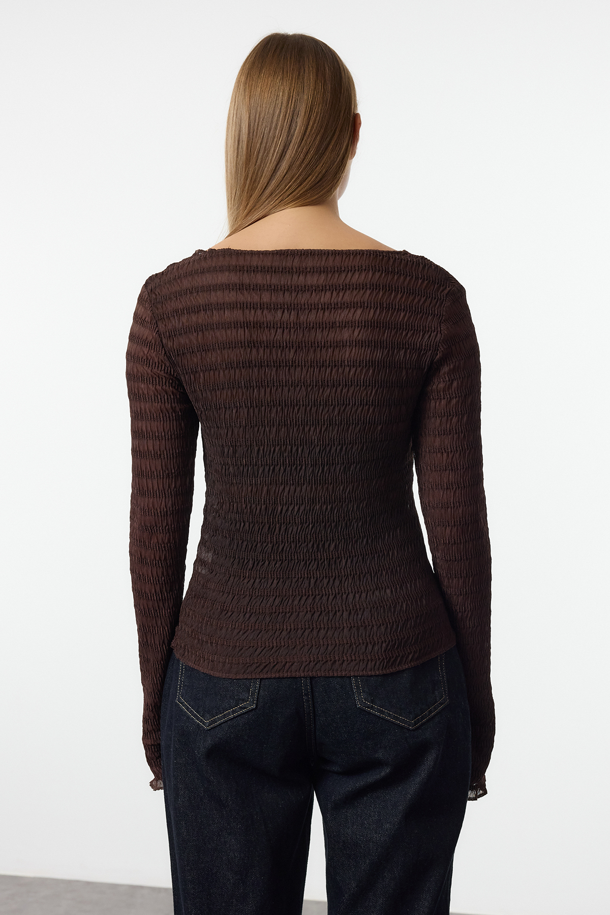 Trendyolmilla  Kahverengi Fitted/Vücuda Oturan Dokulu Tül Esnek Örme Bluz TWOAW25BZ00207 - Görsel 5