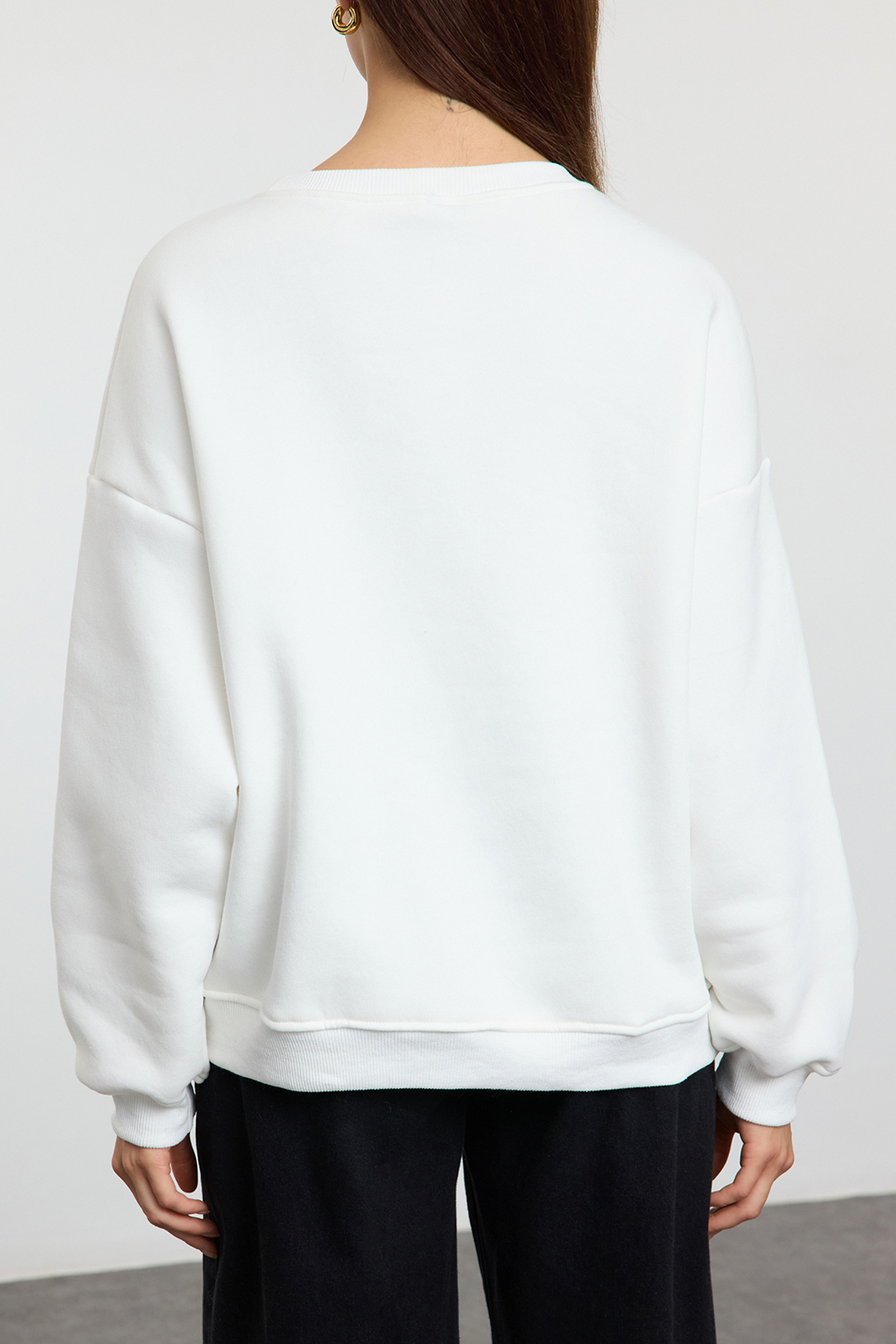 Trendyolmilla  Ekru Animal Leopar Slogan Baskılı Sweatshirt TEDAW25SW00080 - Görsel 4