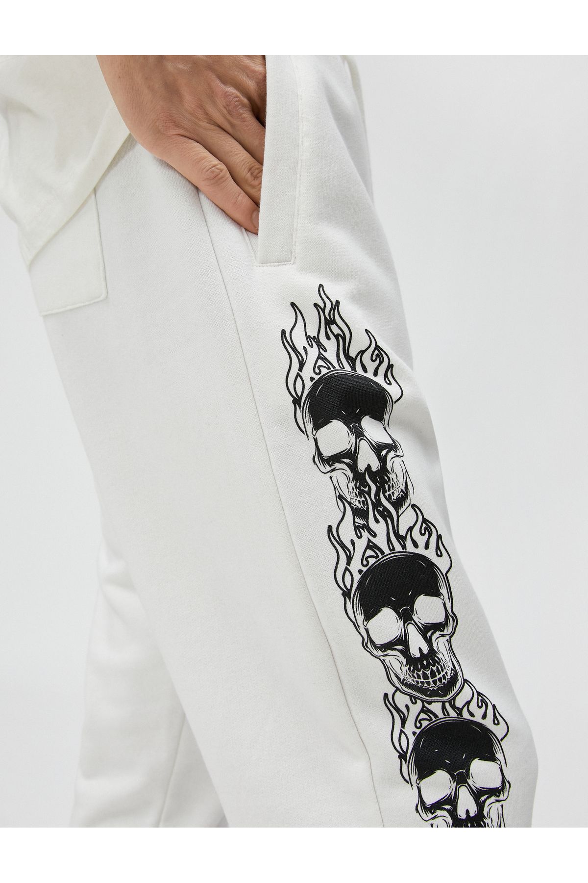 Koton-Jogger Sweatpants Skull Printed Pocket Tied Waist 5