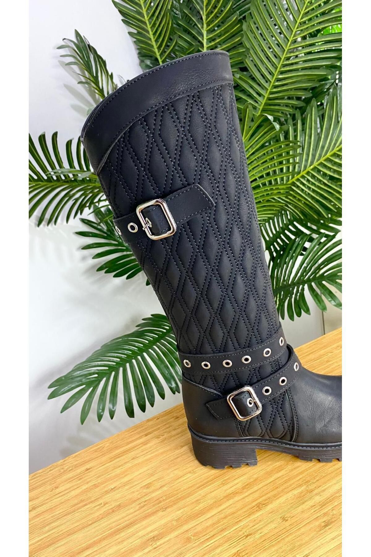 PUNTO-218094   Buckle Quilted Buckle Leather Long Boots 2