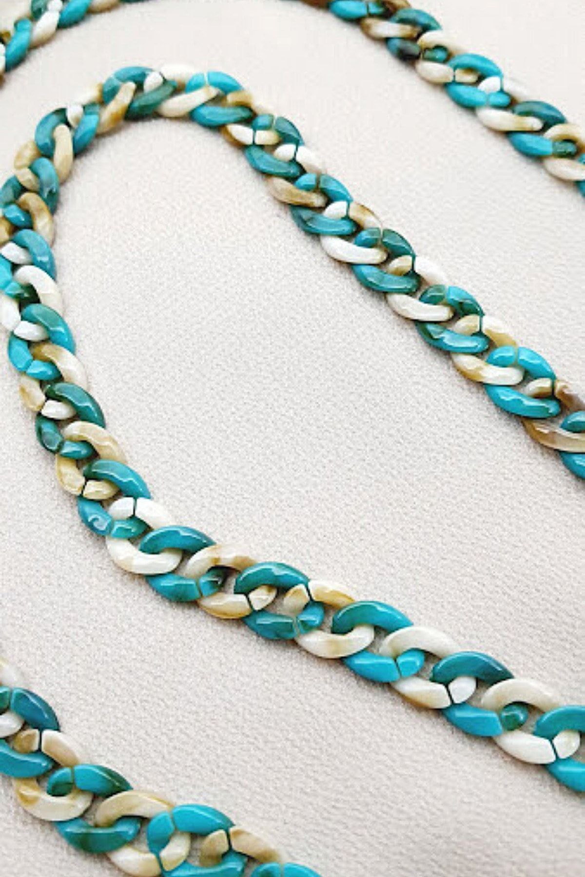 PETEK AKSESUAR-Acrylic Glasses Chain Turquoise 4