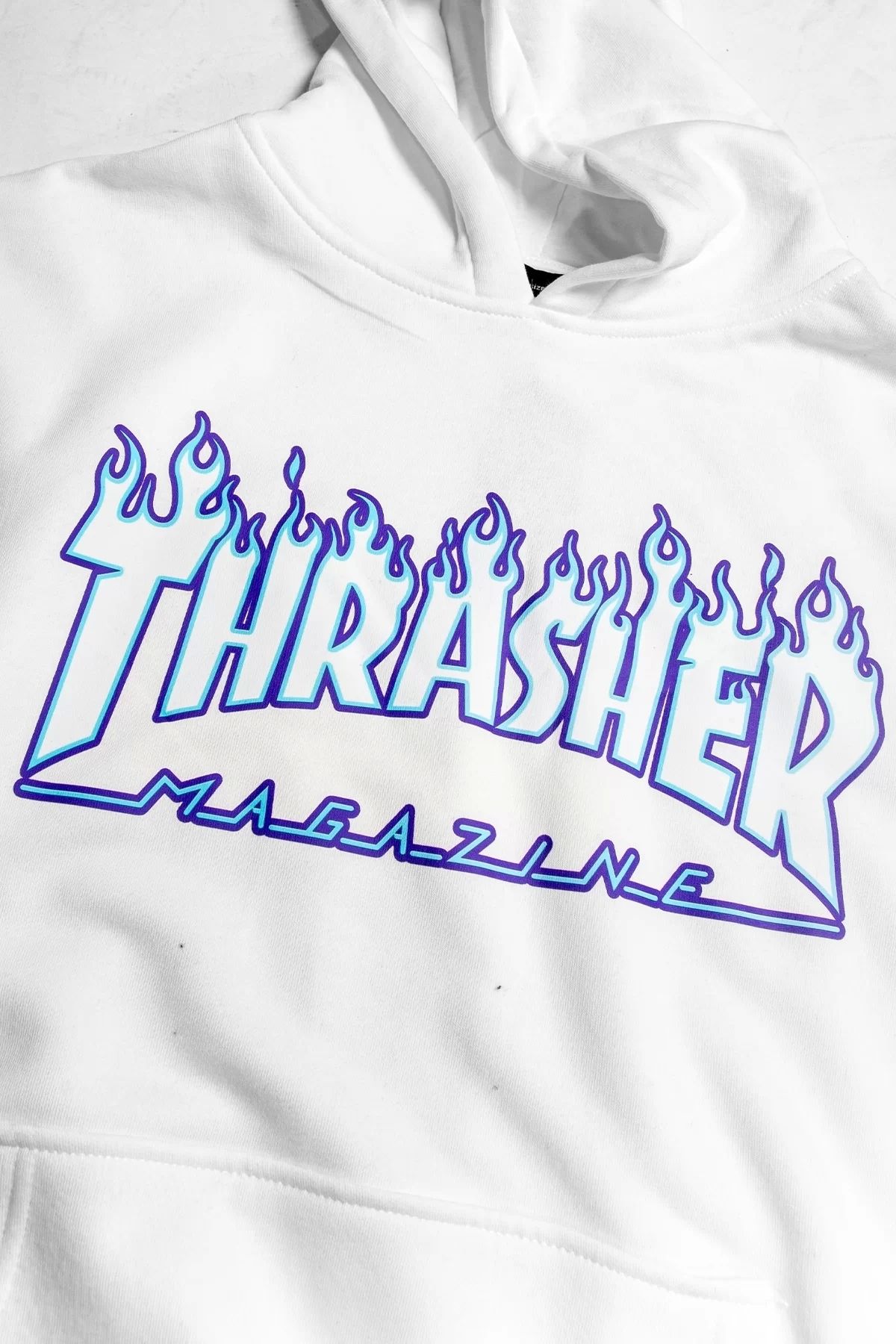 Sekizbiraltı-Hanocă albă, unisex, supradimensionată, cu imprimeu Thrasher Flam 3