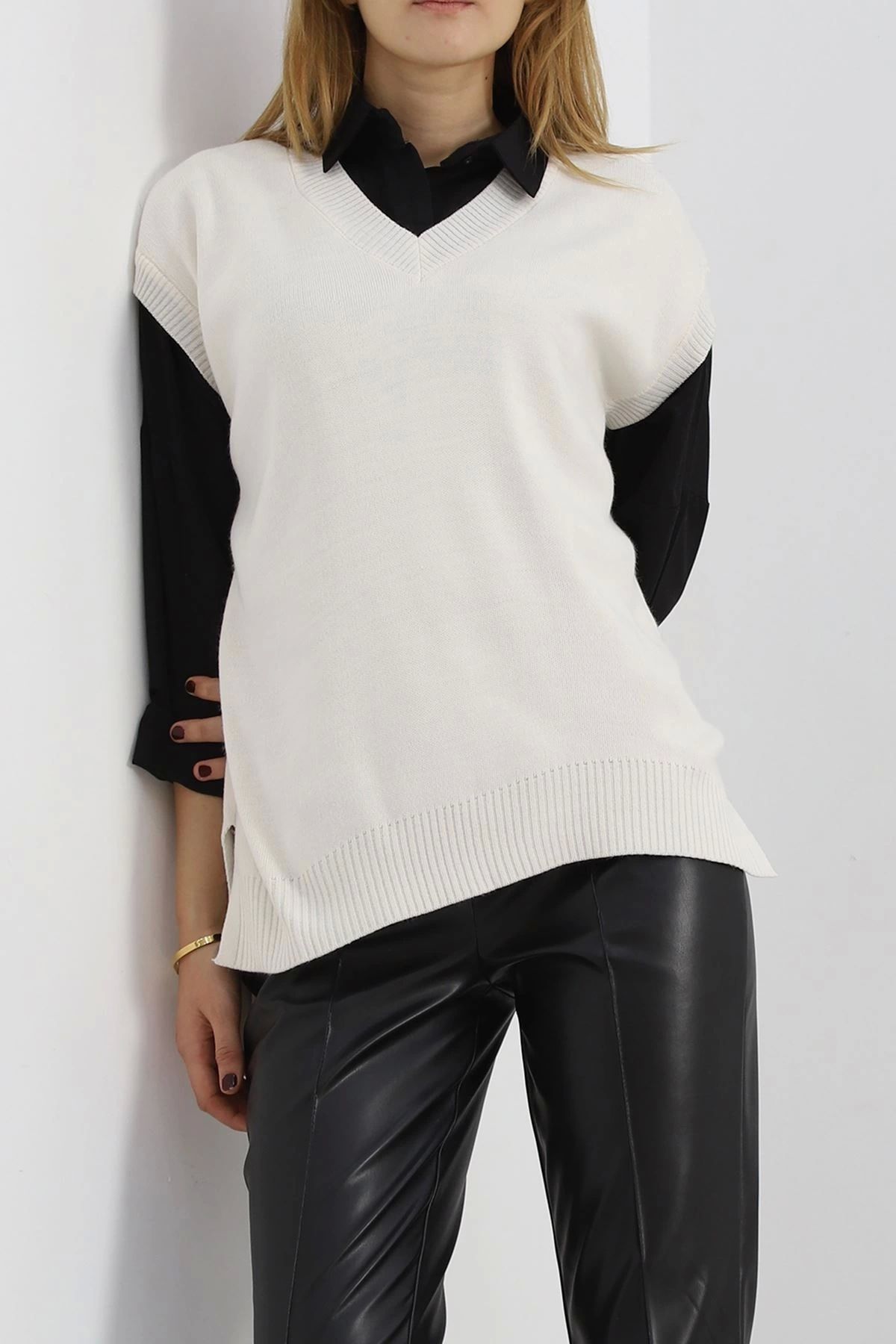 Model Shoes-Latte V-Neck Sweater - 3079.1577 1