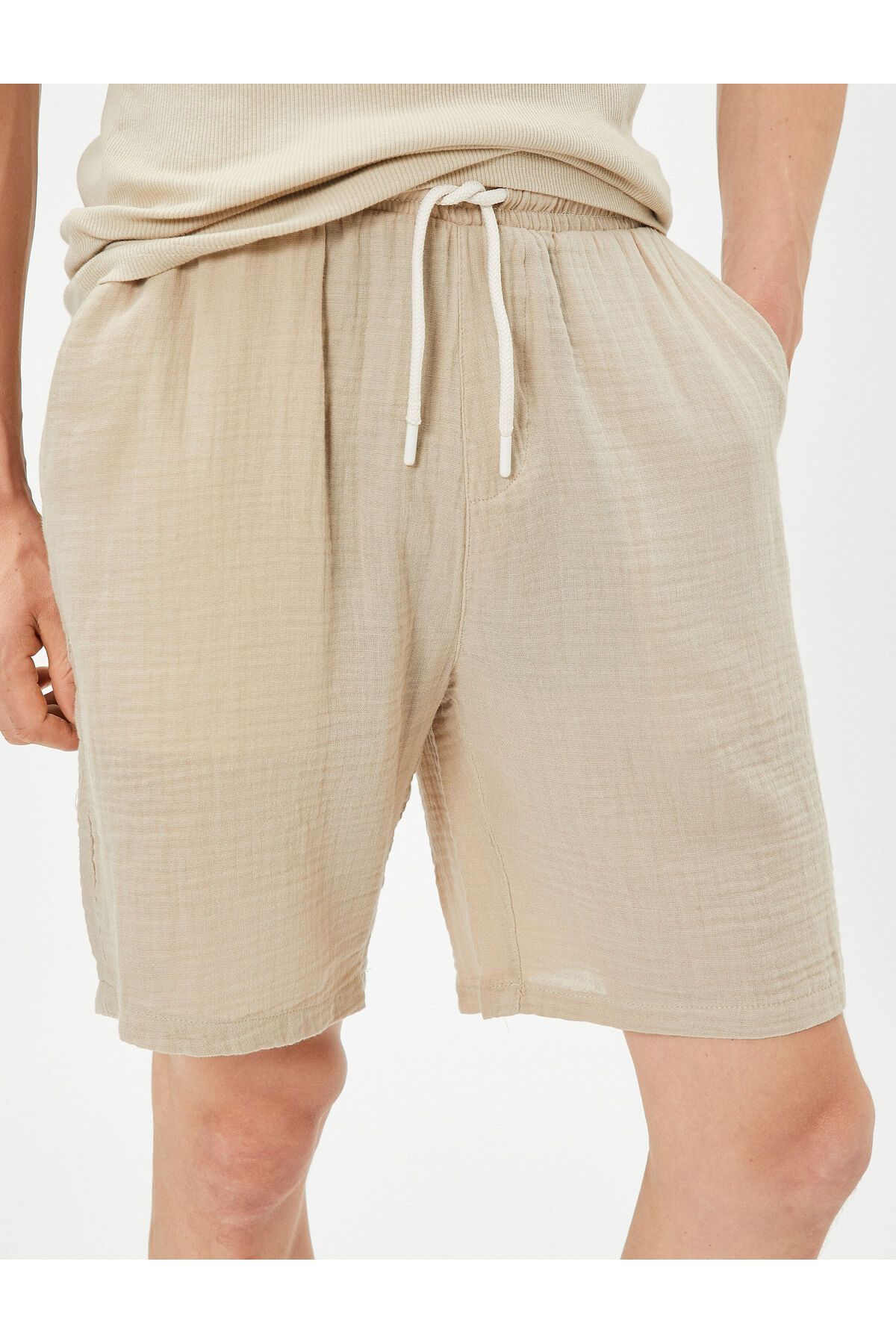 Koton-Basic Bermuda Shorts with Elastic Waist Pocket Detail 5