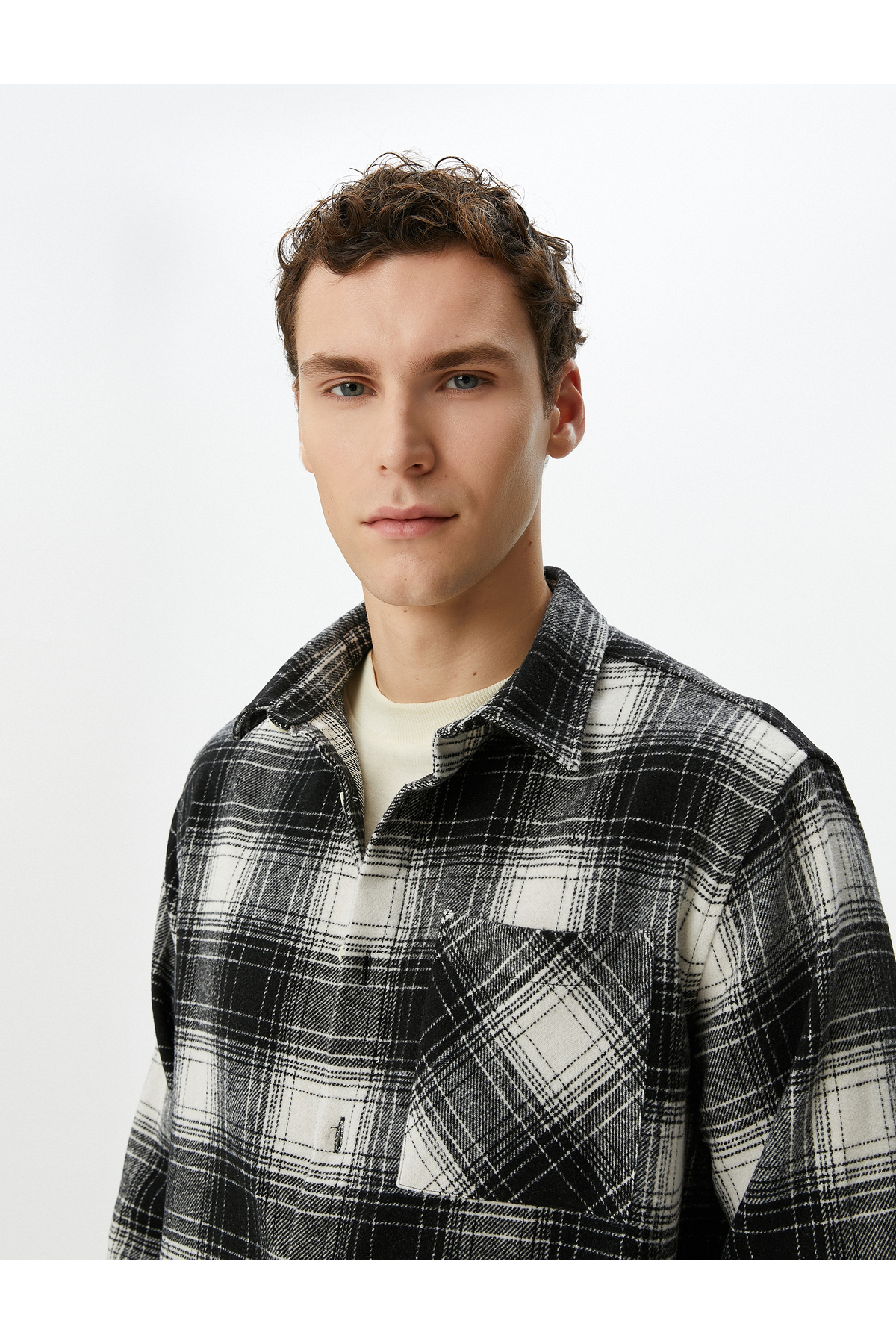 کوتون پیراهن طرح چوب با جزئیات جیب‌دار، یقه کلاسیک، آستین بلند، مناسب برای اندام باریک