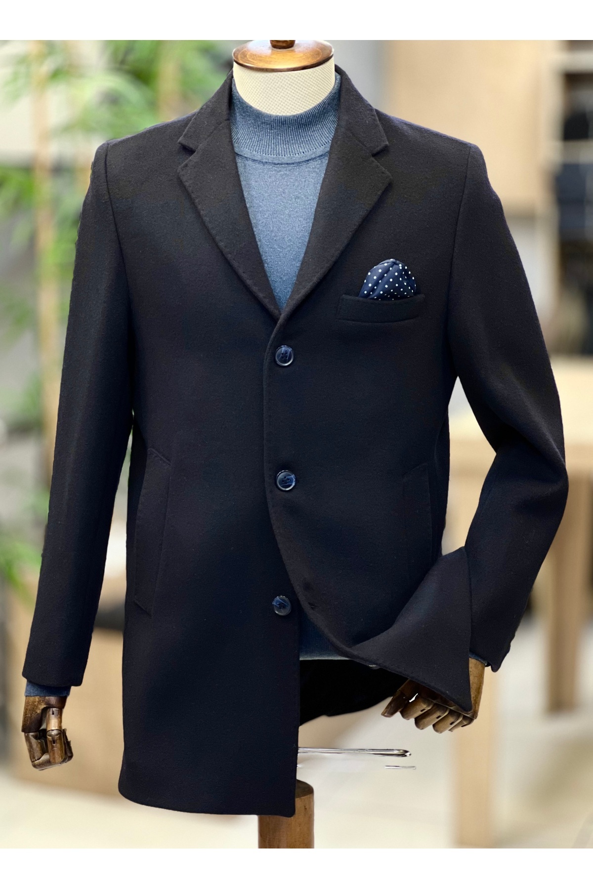 سوارا کاپشن پشمی زمستانی (لیکرا) یقه کلاسیک سرمه‌ای مردانه با طول استاندارد