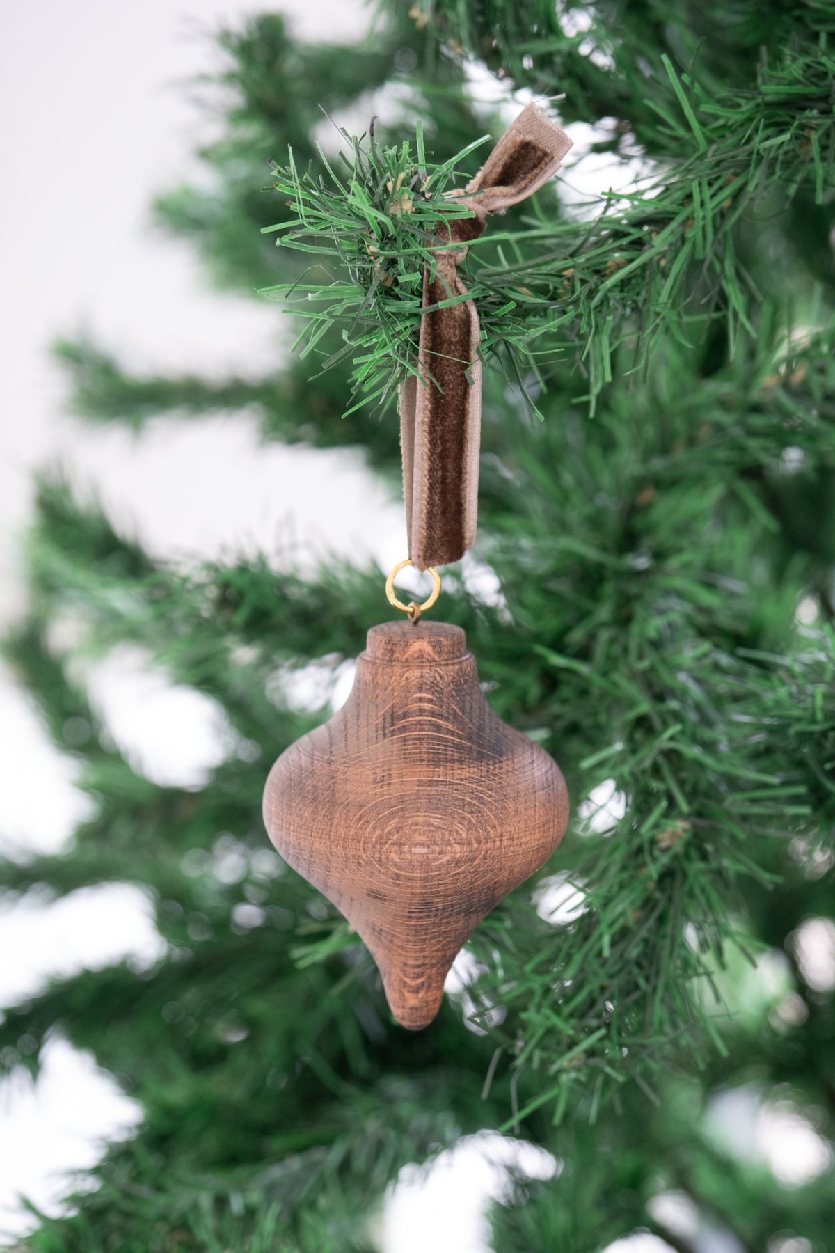 Beige & Stone-Christmas Wooden Set - 2 Balls and Christmas Tree Ornament, X Den.Interiors 5