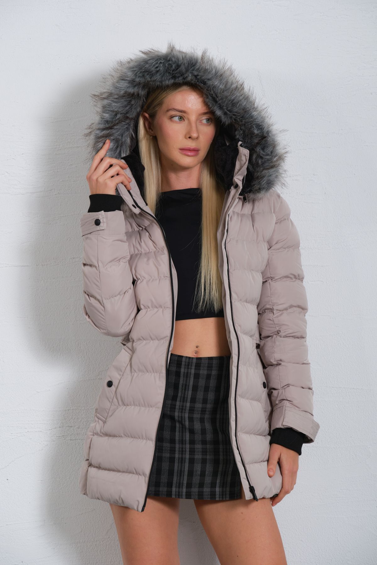 Maule-Detachable Faux Fur Hood, Water Repellent Fabric, Women's Anorak Micro Coat Coat @Jasmin 2