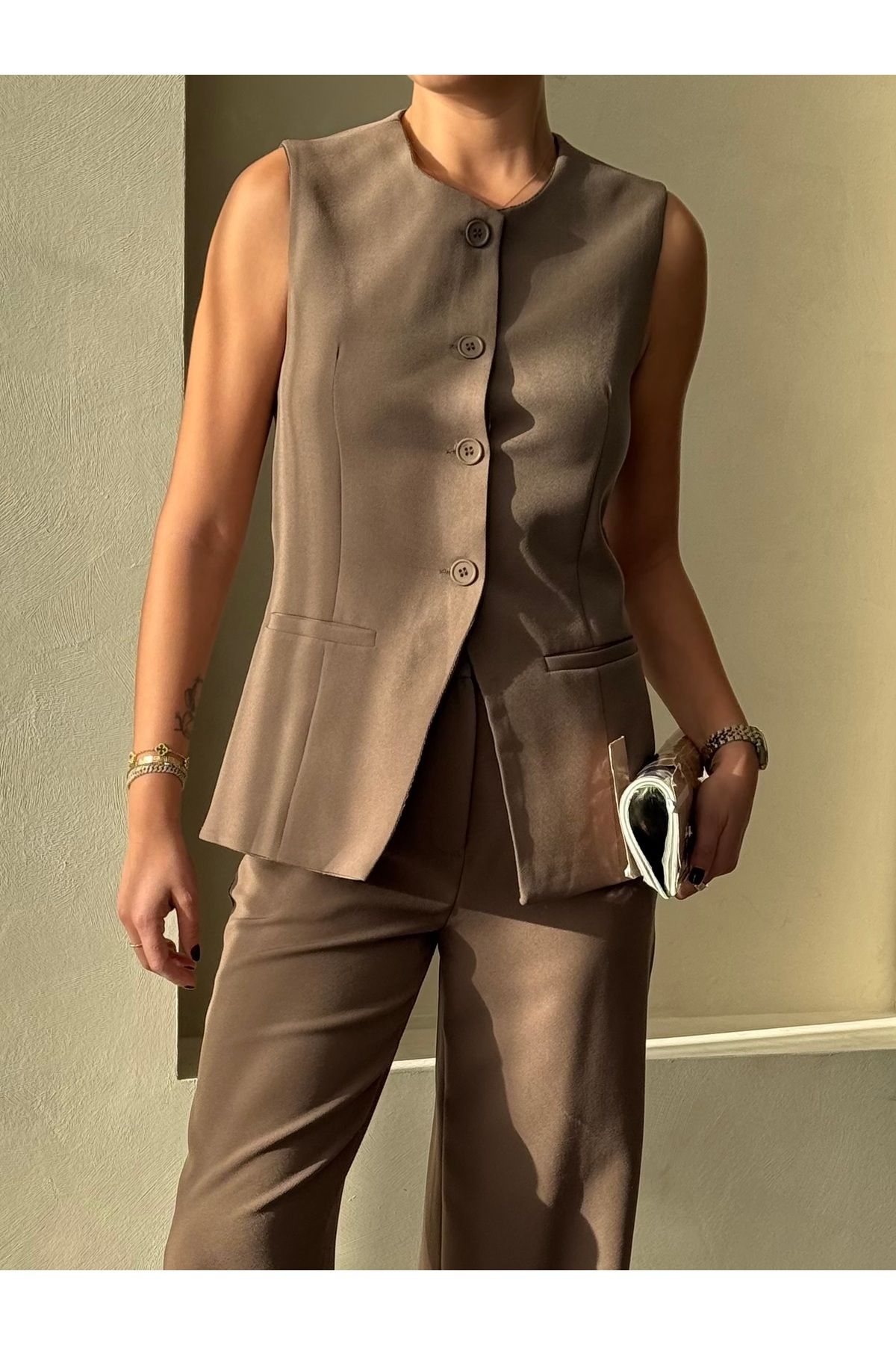 Laluvia-Hnědé kalhoty Camille Classic Buttoned Vest - 8449 3