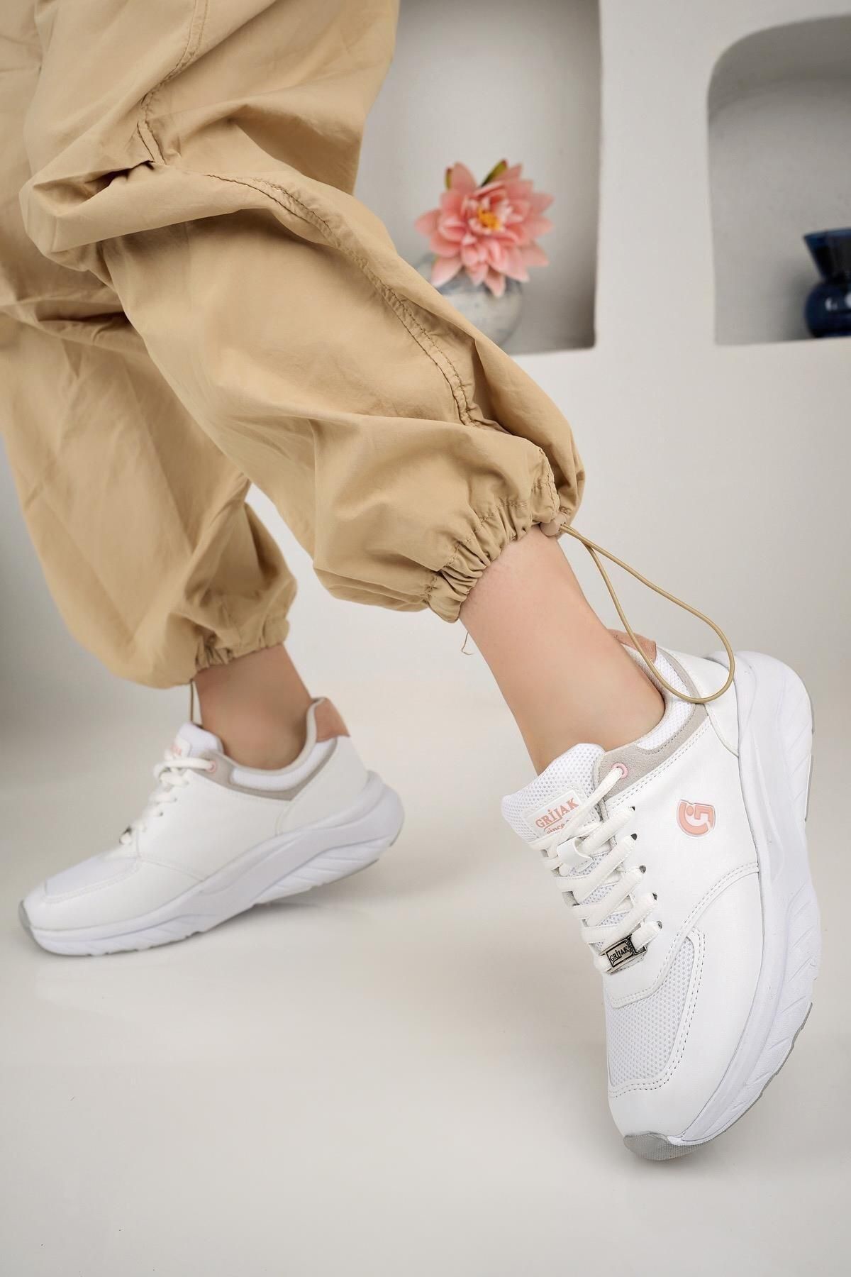 royalmoni Bağcıklı Ortopedik Yürüyüş Ayakkabısı Bej Kadın Sneaker