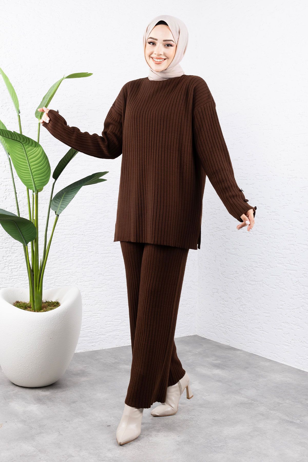 Tesettür Dünyası-Sleeve End Button Detailed Knitwear Suit Tsd 240947   Bitter Coffee 1