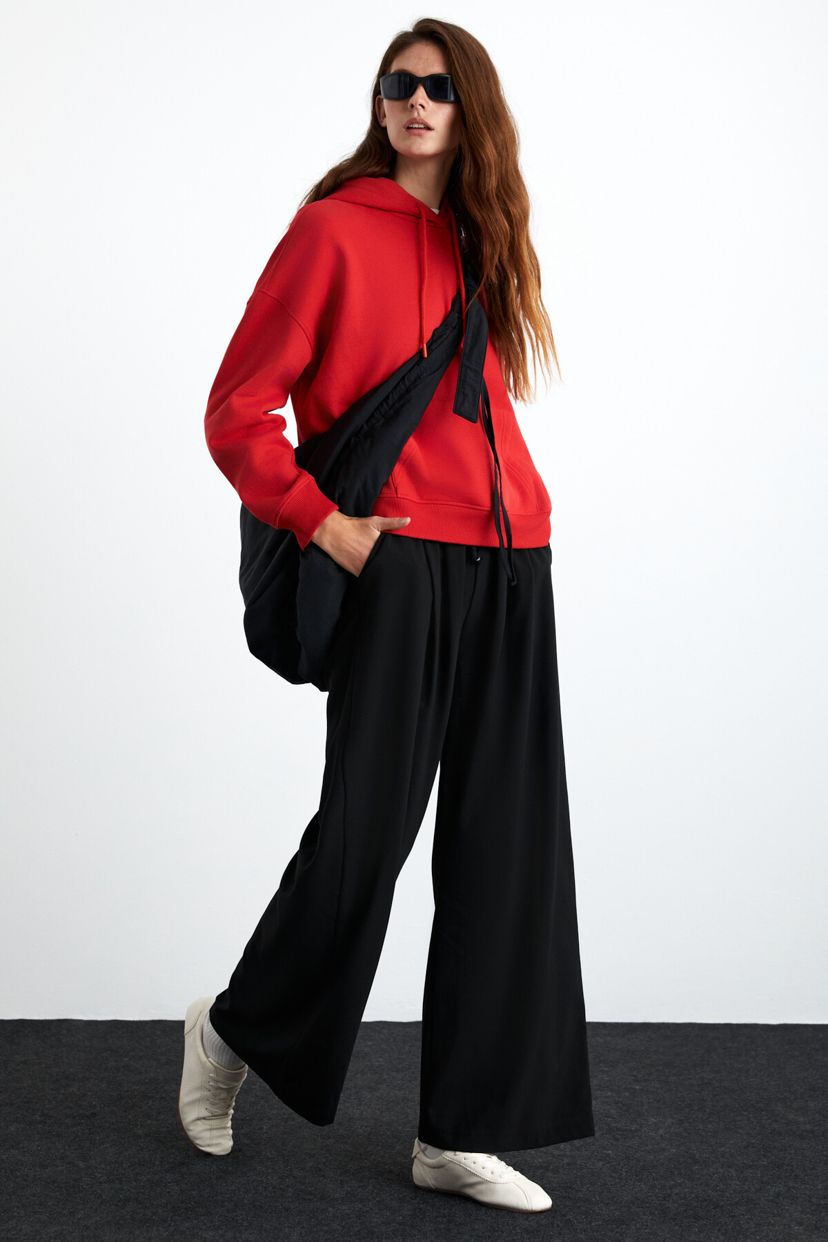 GRIMELANGE  Sonıa Kadın Kapüşonlu Kanguru Cepli Kordon Detaylı Kırmızı Sweatshirt - Görsel 3