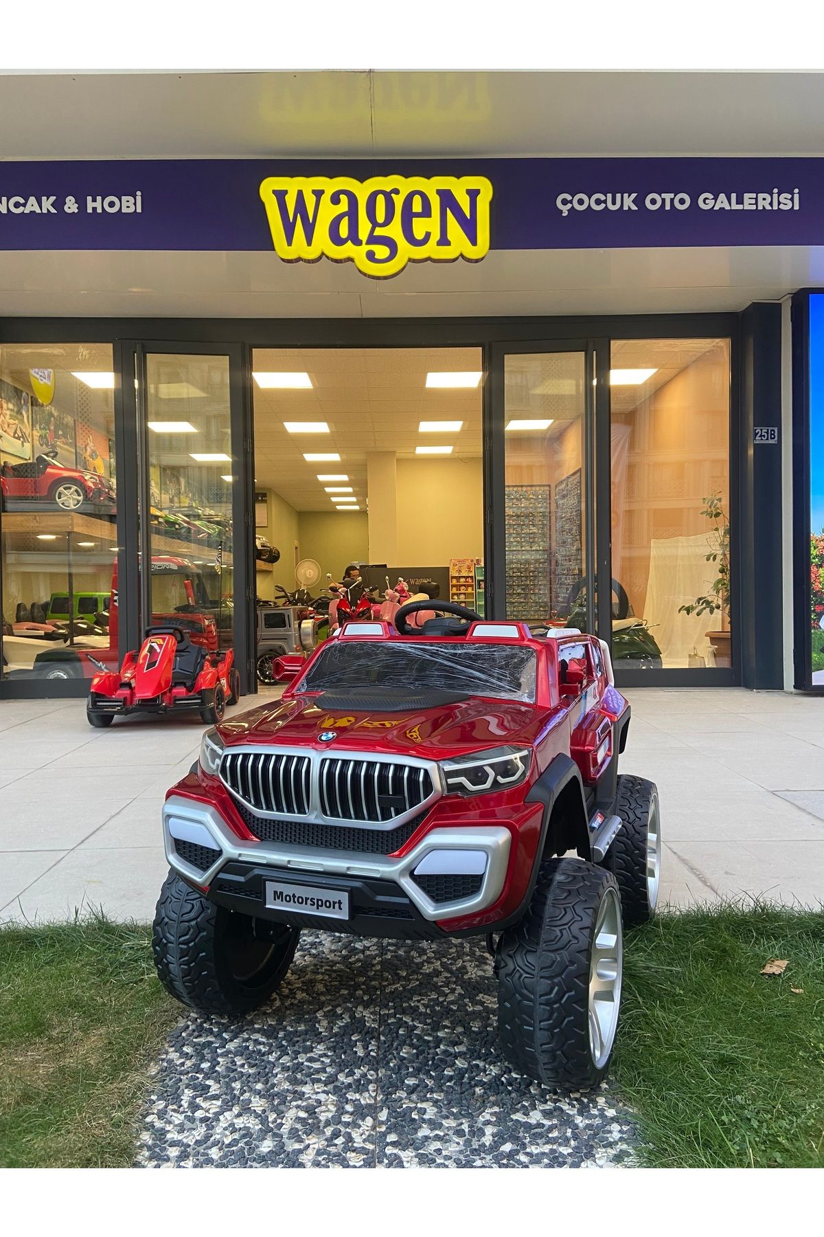 WAGEN BMW MAKYAJLI KASA JİP ARAZİ ARACI AKÜLÜ ARABA