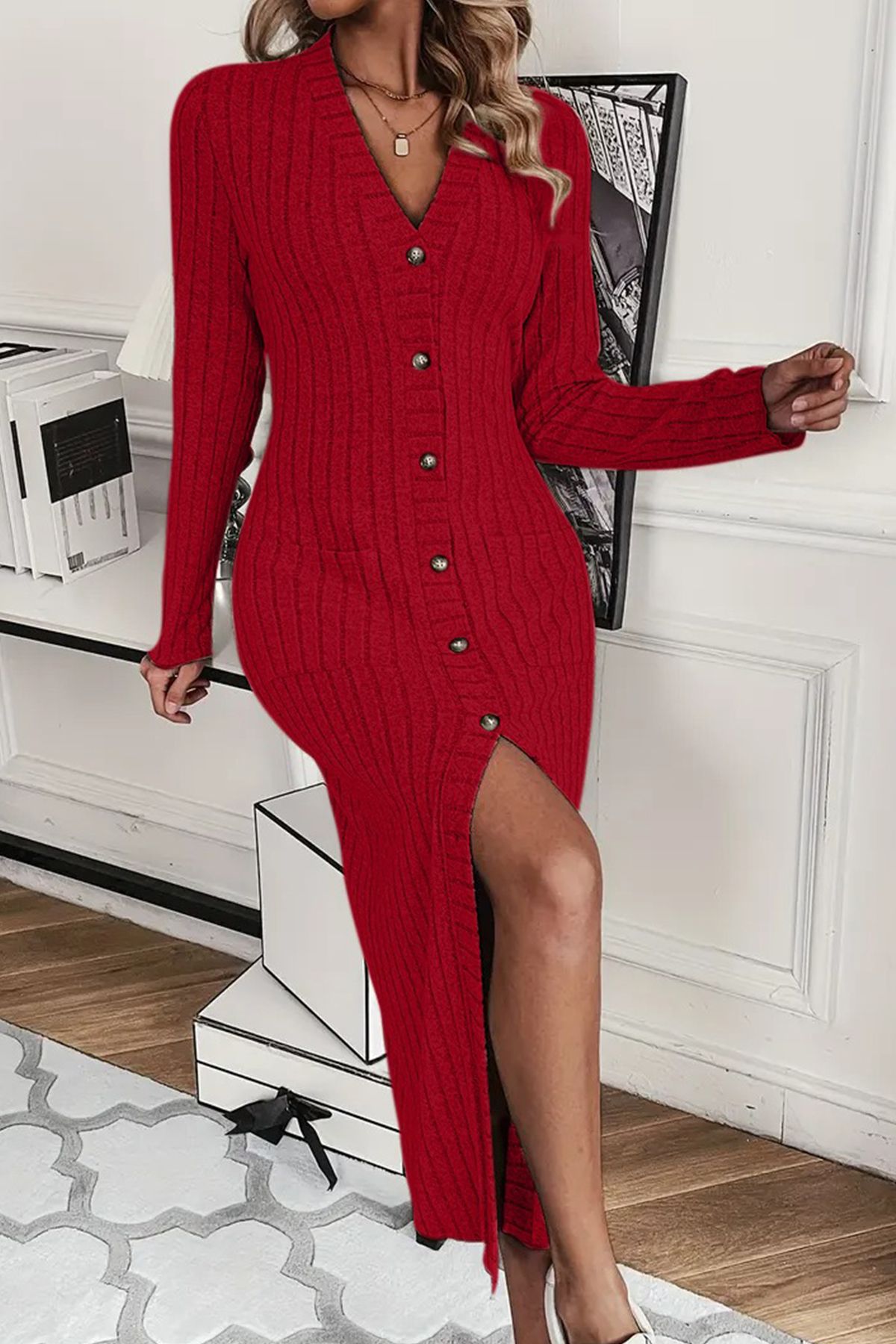 robe boutonnée sur le devant avec encolure en v fendue