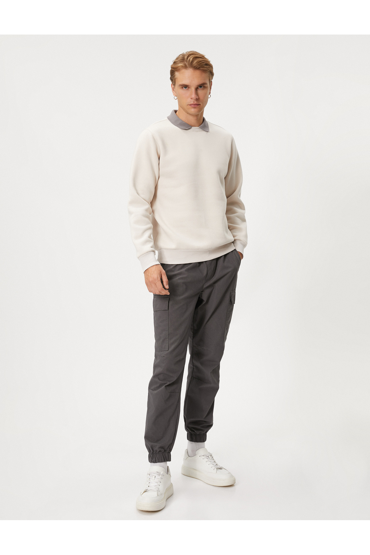 Koton-Basic-Sweatshirt mit Polokragen, Etikettendruck, detailliertes geripptes Raster 2