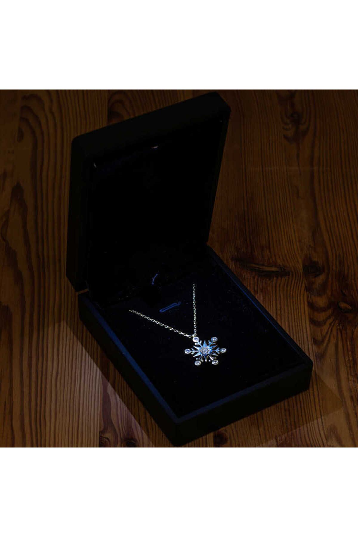 NİDAM BUTİK Gümüş Işıklı Kutulu Aquamarine Taşlı Kar Tanesi Kadın Kolye