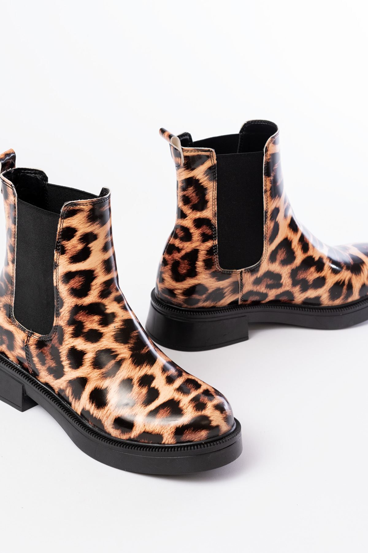 ASFSTORE 02-2137 Leopar Lastikli Günlük Kadın Bot