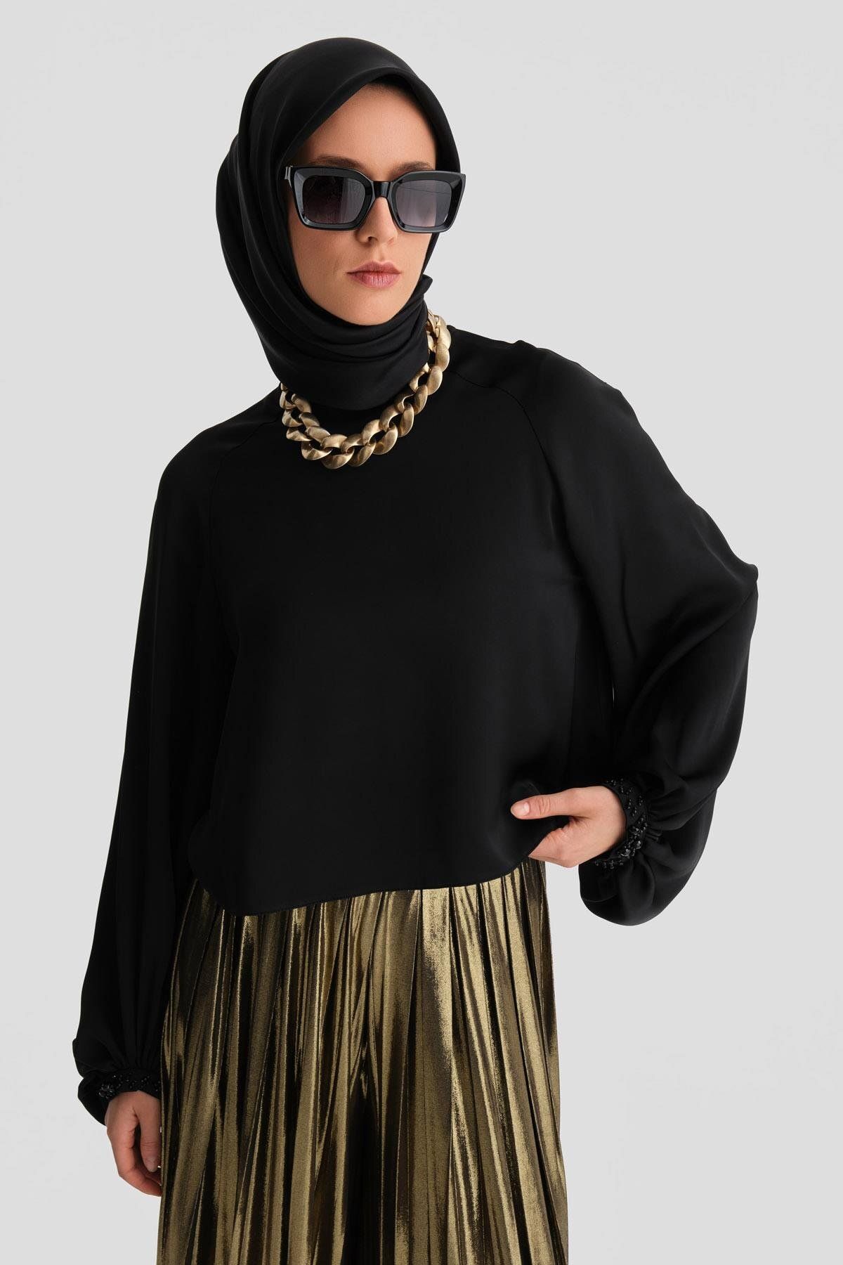 بلوز شیک با سرآستین 24k3607 مشکی Armine
