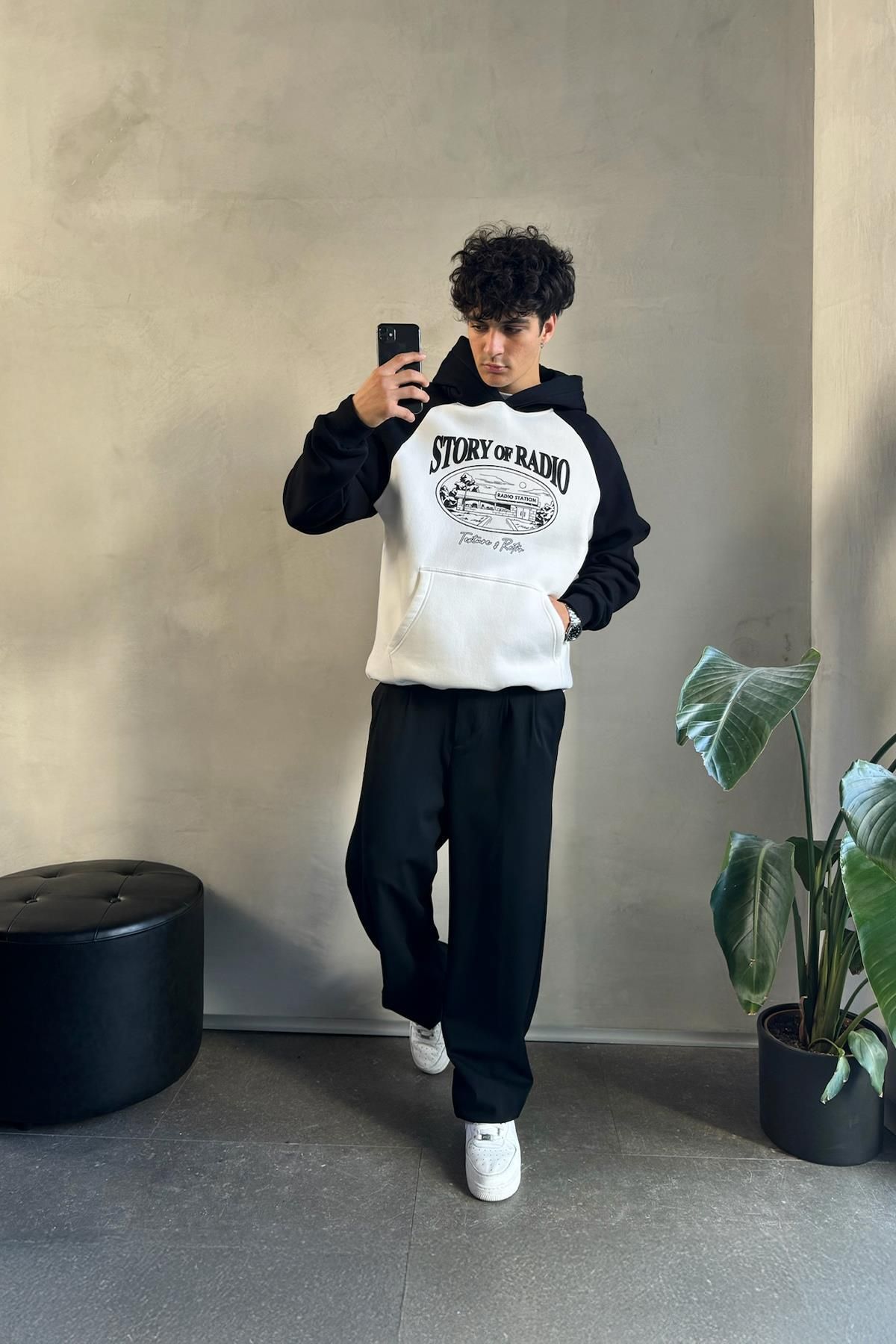 Flaw Wear-Story of Radio Printed Oversize Sweatshirt 4