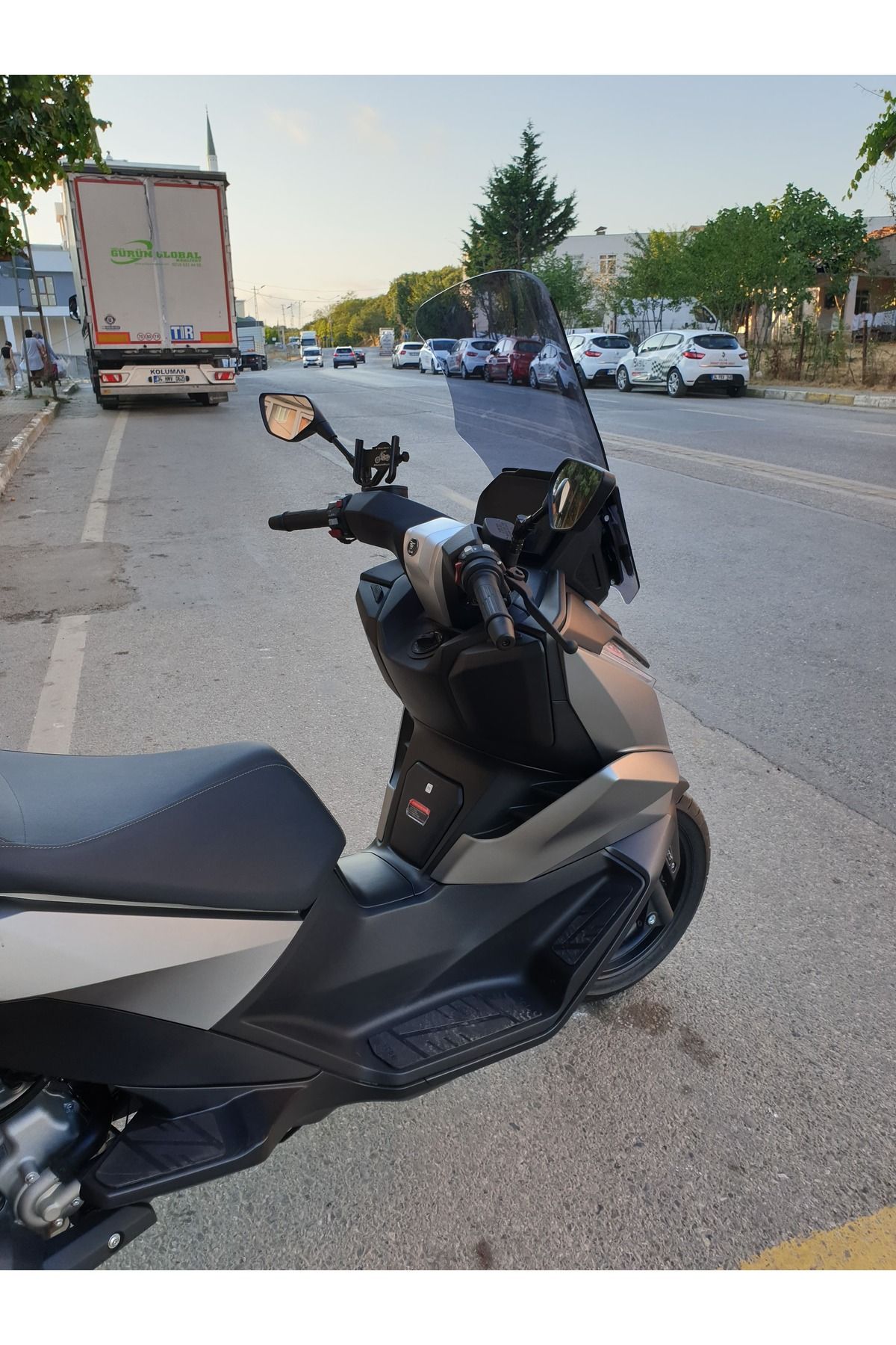Voge SR3 Siperlik Ön Cam 2023-2025 Model 70cm Füme Renk 4mm