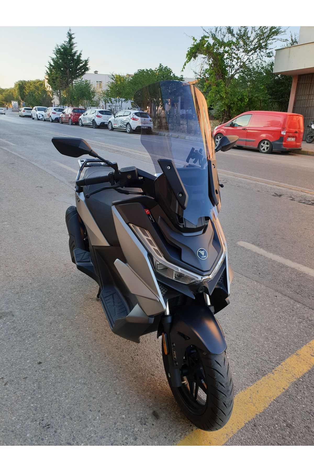 Voge SR3 Siperlik Ön Cam 2023-2025 Model 70cm Füme Renk 4mm