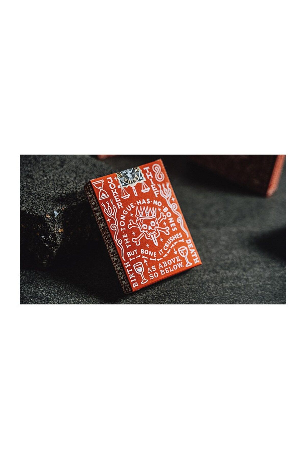 OyuncaklarÜlkesi-Bicycle Joker and the Thief Jt Crown Red Premium Playing Card Limited Edition Playing Cards 5