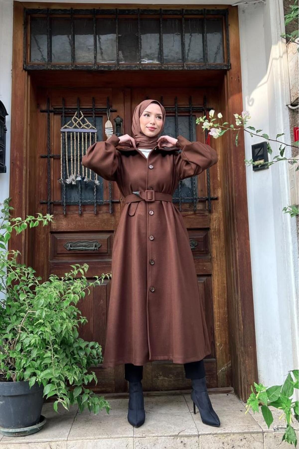 Lamia Giyim-Hijab Collar Balloon Sleeve Stamp Coat - Brown 5