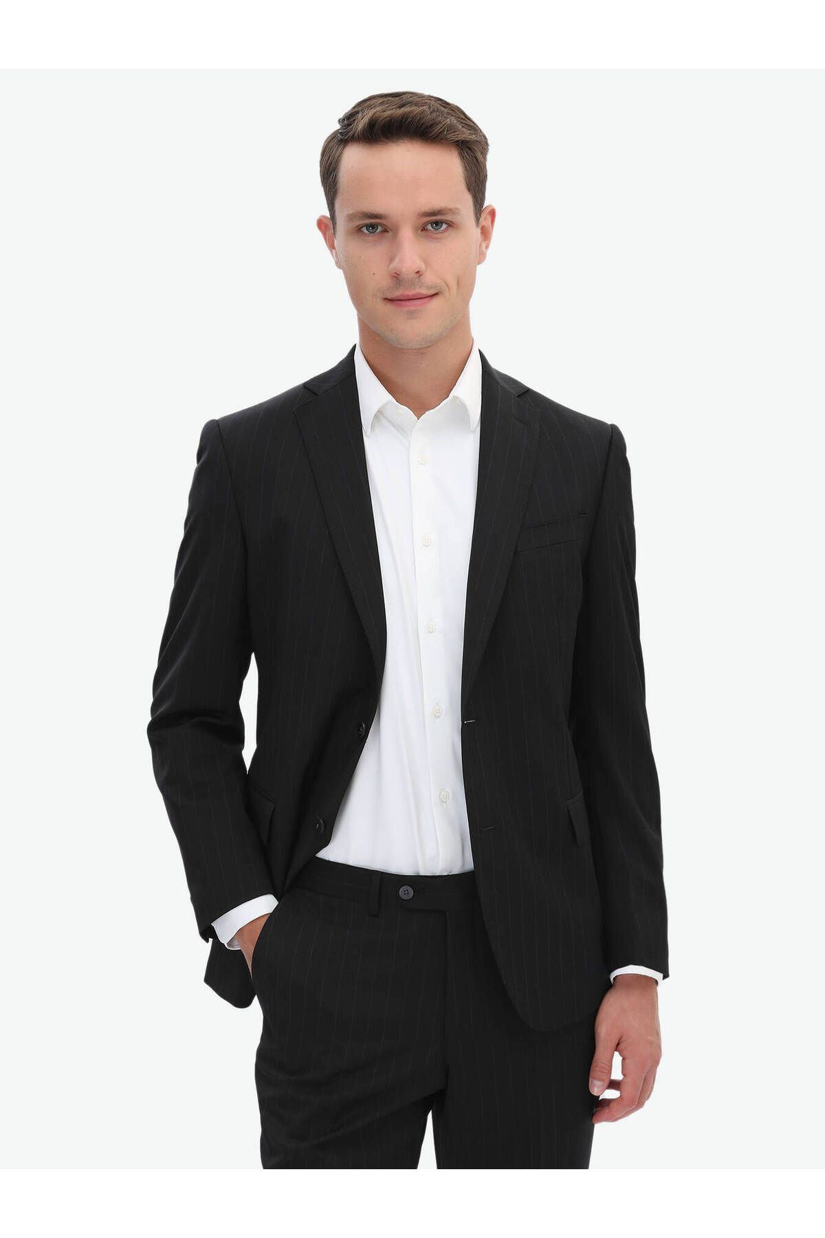 costume en laine mélangée à rayures noires coupe régulière