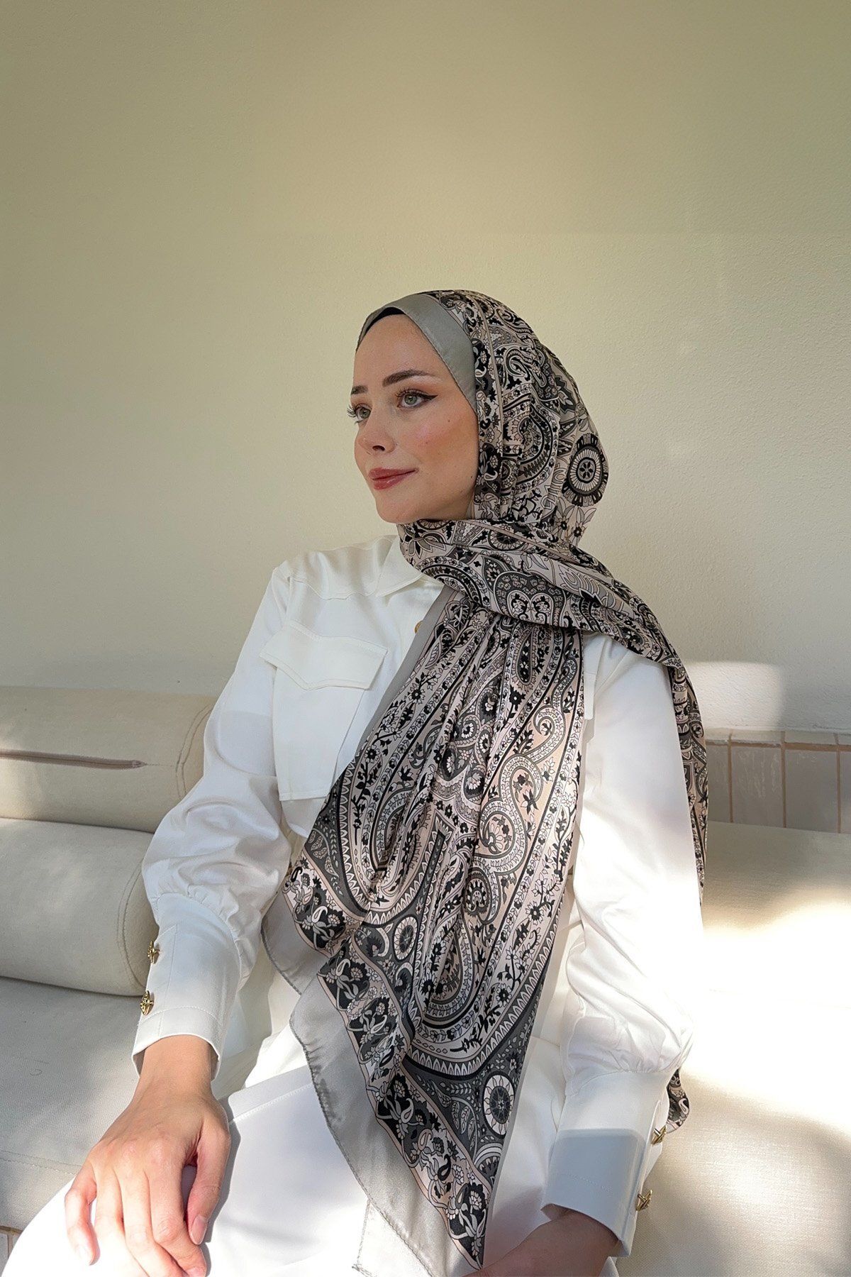 ARMANDA-Palace Pattern Voile Silk Shawl 2