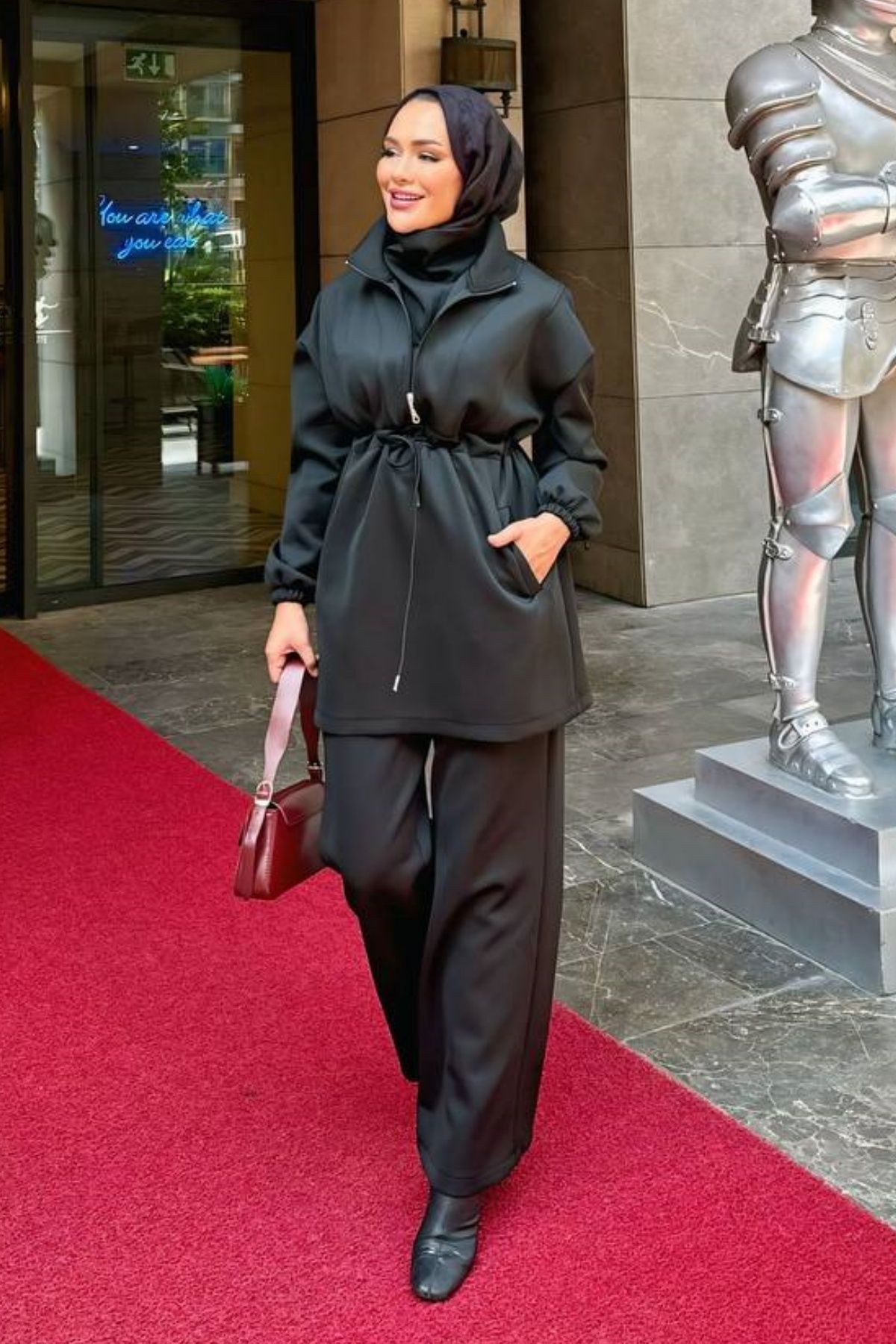 bayansepeti-Stretchy Scuba Sweatshirt and Sweatpants with High Waist and Long Sleeves - Black Hijab Suit 1024 3