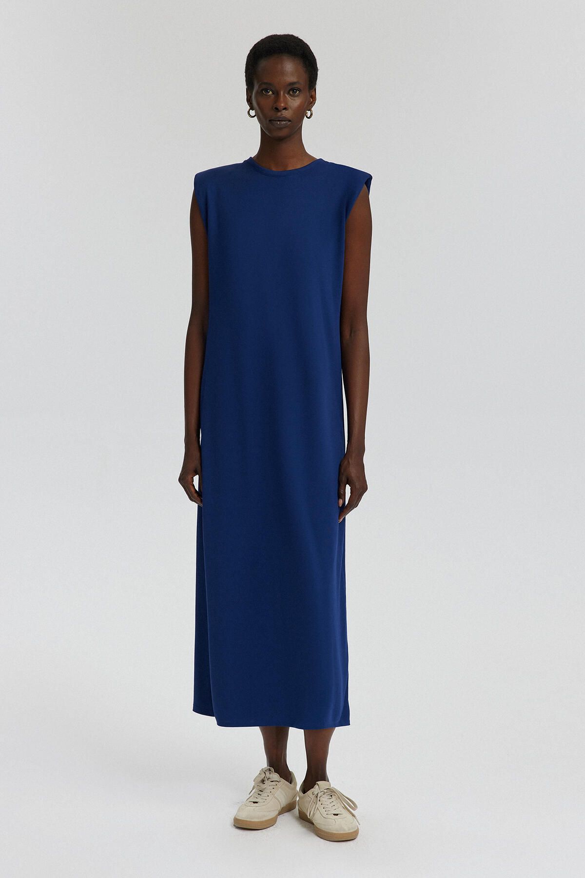 Touché Privé-Crew Neck Sleeveless Dress 1