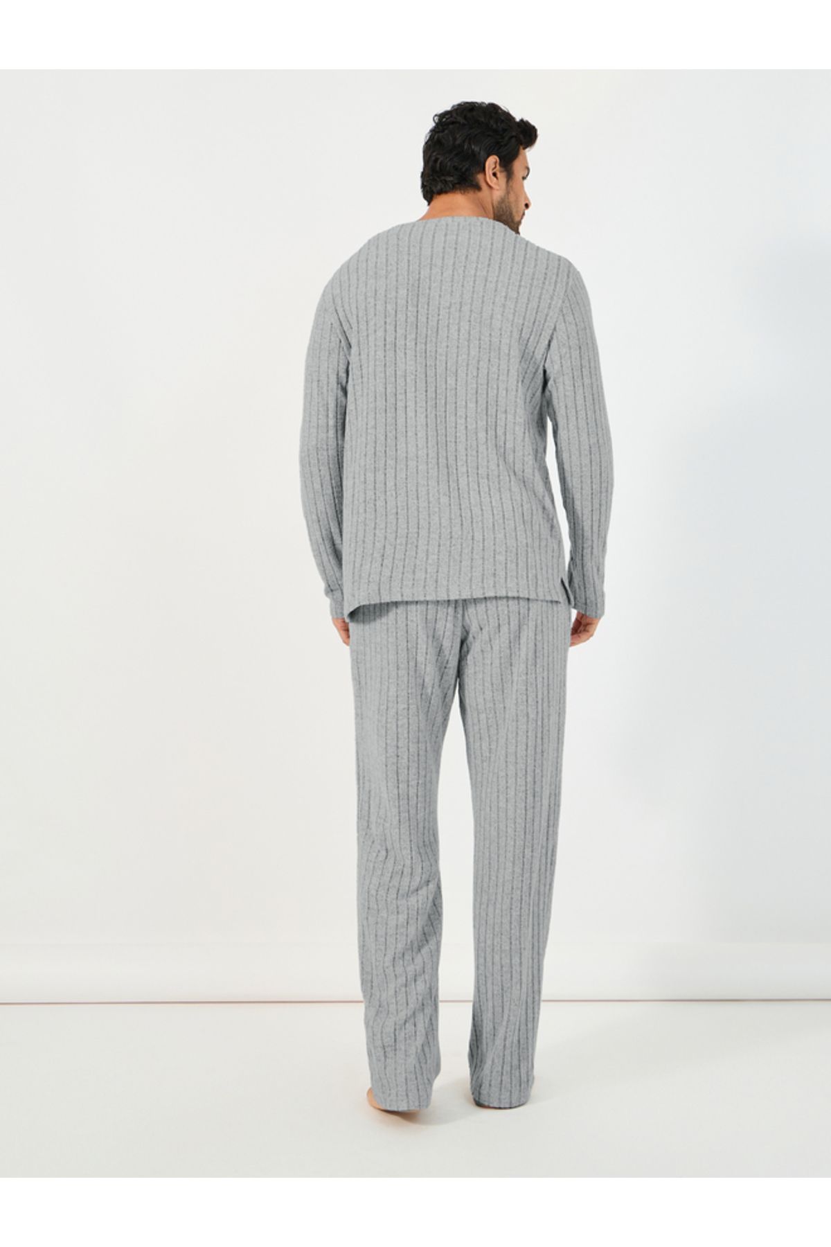 Styli-Ribbed Long Sleeves T-Shirt & Open Hem Pyjama Set 5