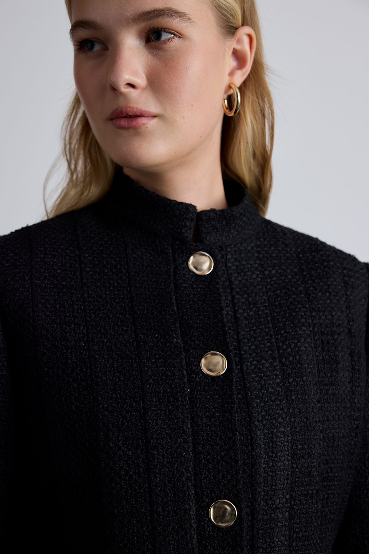 Manuka-Black Textured and Buttoned Jacket 4