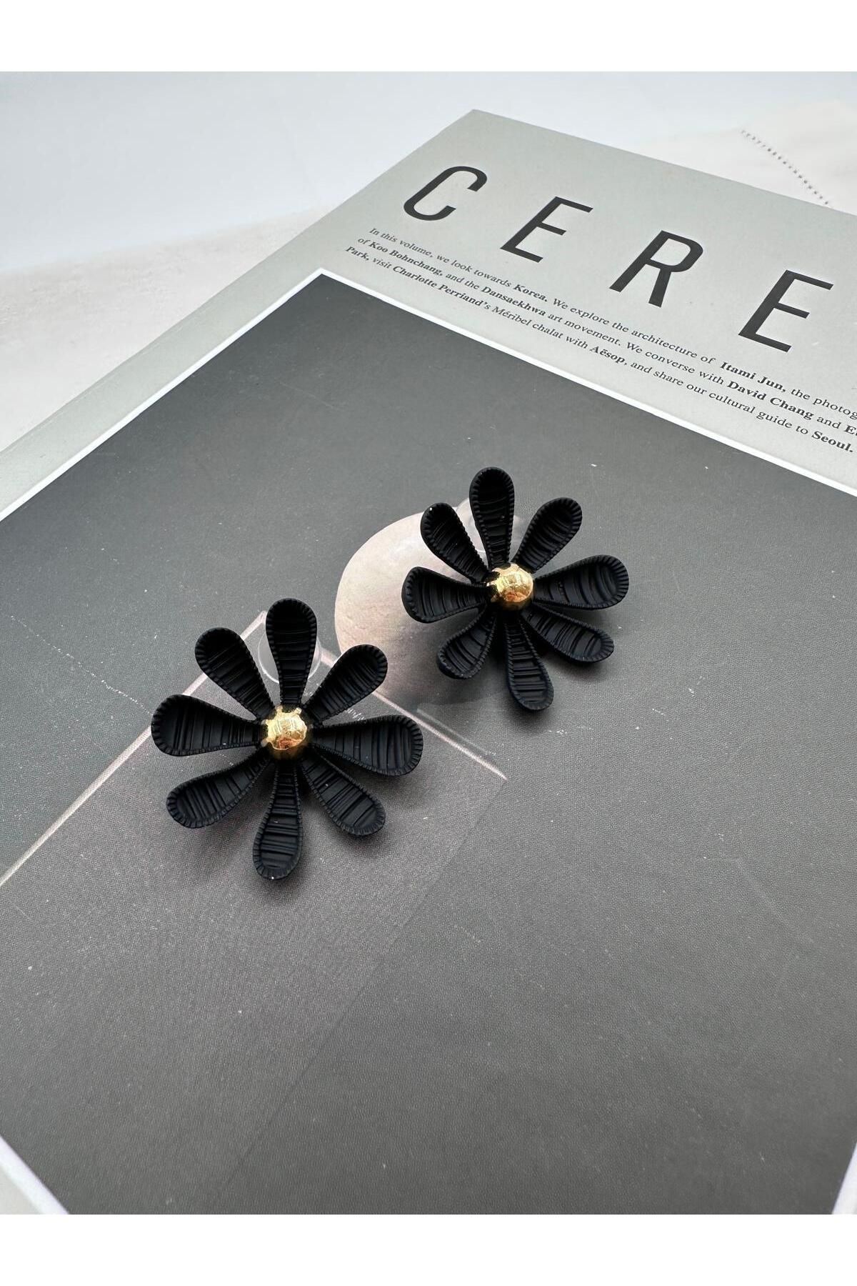 Jerie-Black Gold Detail Imported Flower Earrings 2