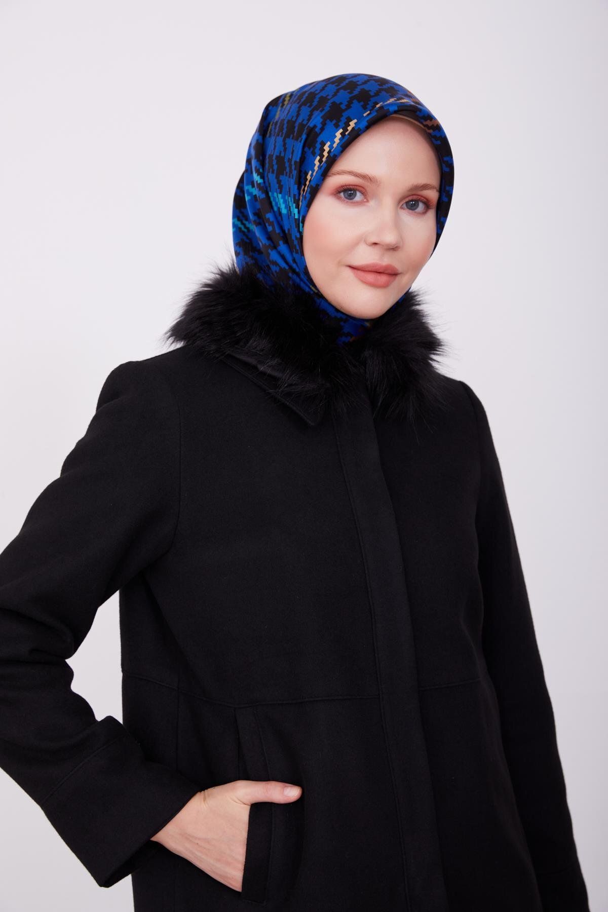 یقه خز با جزئیات و کت جلو 23k7814 مشکی Armine