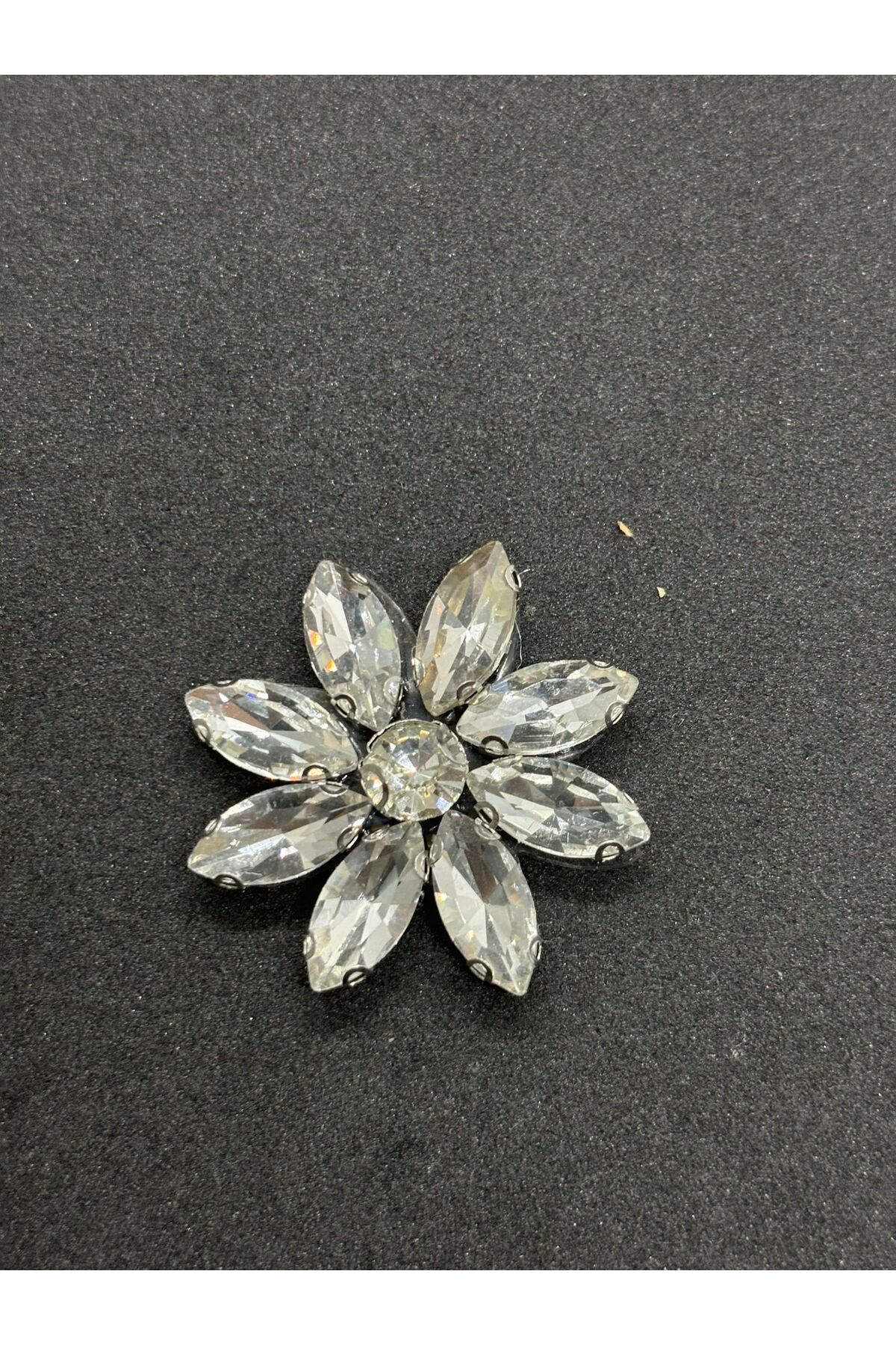 Iron-On Shiny Stone Wallpaper Crystal Stone Shoes, Bags and Clothing Accessories (3.5x3.5 cm.)