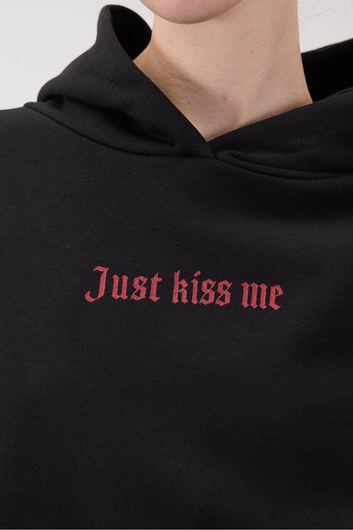 Addax-Just Kiss Me Written Raster Sweatshirt S1661 3