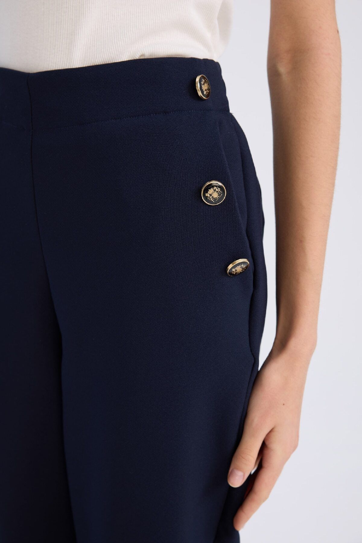 DeFacto-Spodnie Carrot Fit Carrot Mold Navy Basic z prostymi kieszeniami i wysokim stanem i prostą nogawką 3152628 6