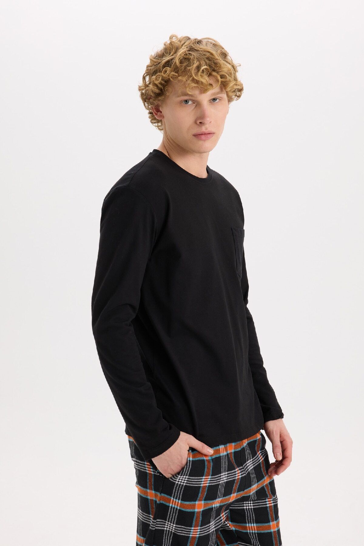 DeFacto-Crew Neck Long Sleeve Pajamas Set - Regular Fit, Top Check, Long Bottom C6122Ax24Wn 4