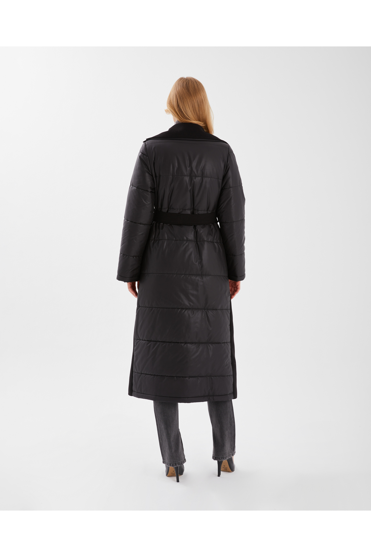 ŞEYDA ERTEM  SİYAH YÜNLÜ KAŞE PUFFER UZUN KALIN MANTO - Görsel 4
