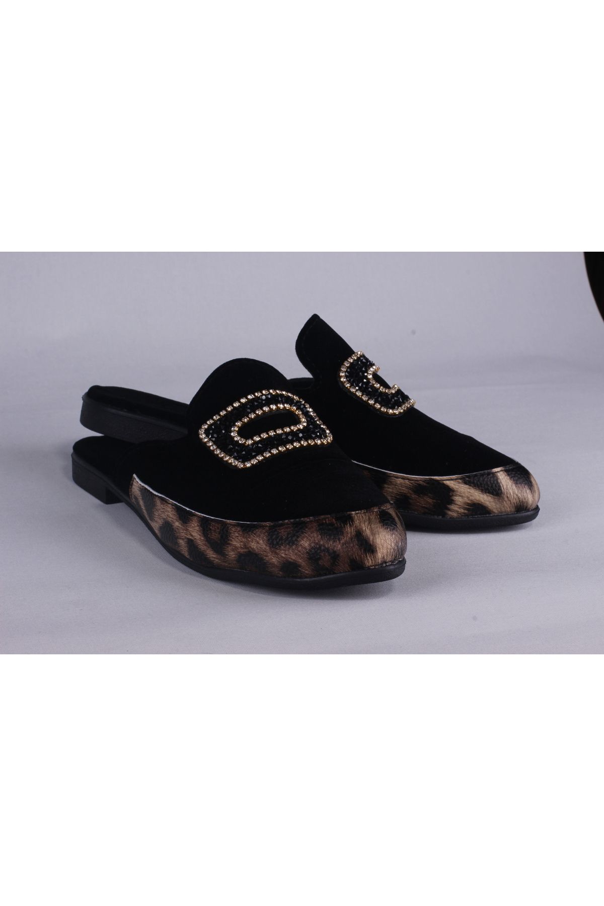 sengahenk-Gold Leopard Detailed Velvet Slippers with Oval Stones 4