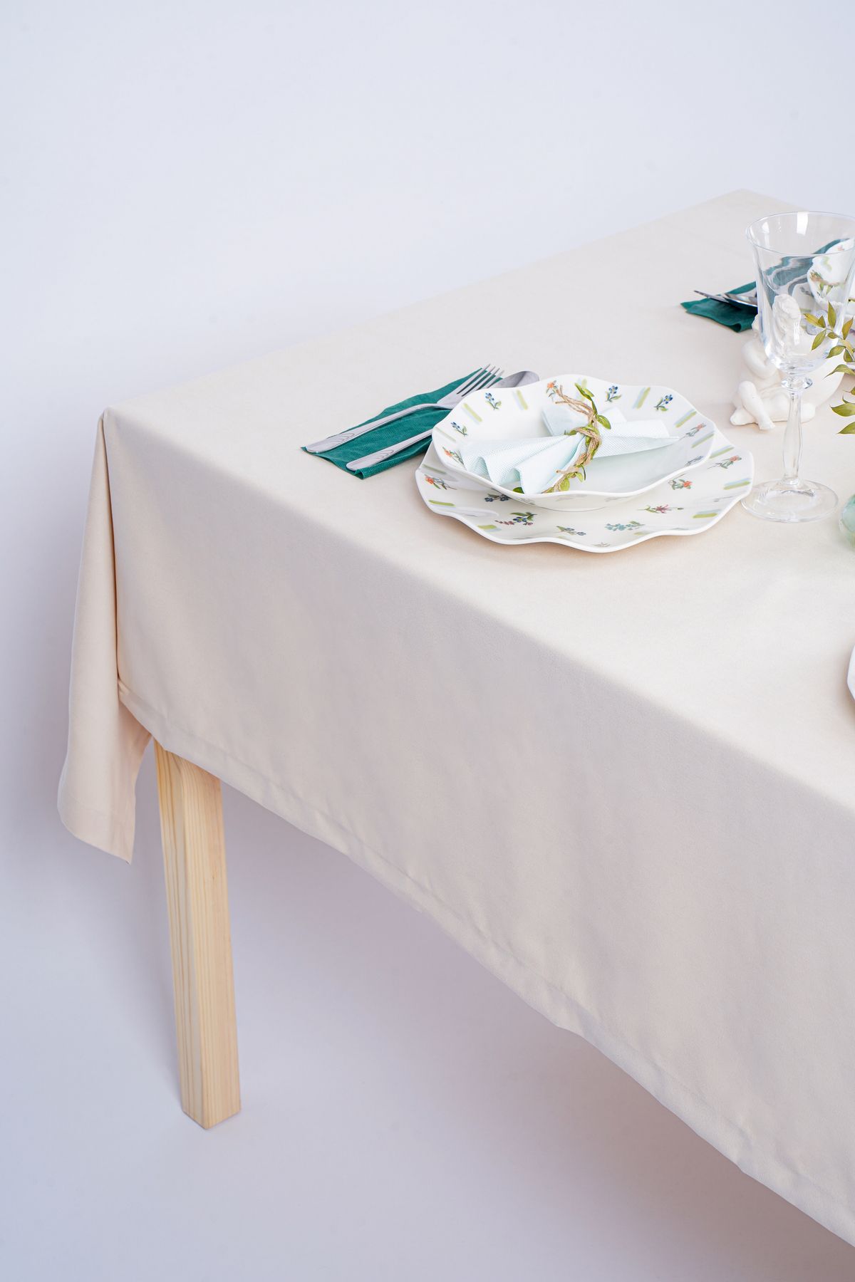 homease-Velvet Textured Suede Dartless Tablecloth 4