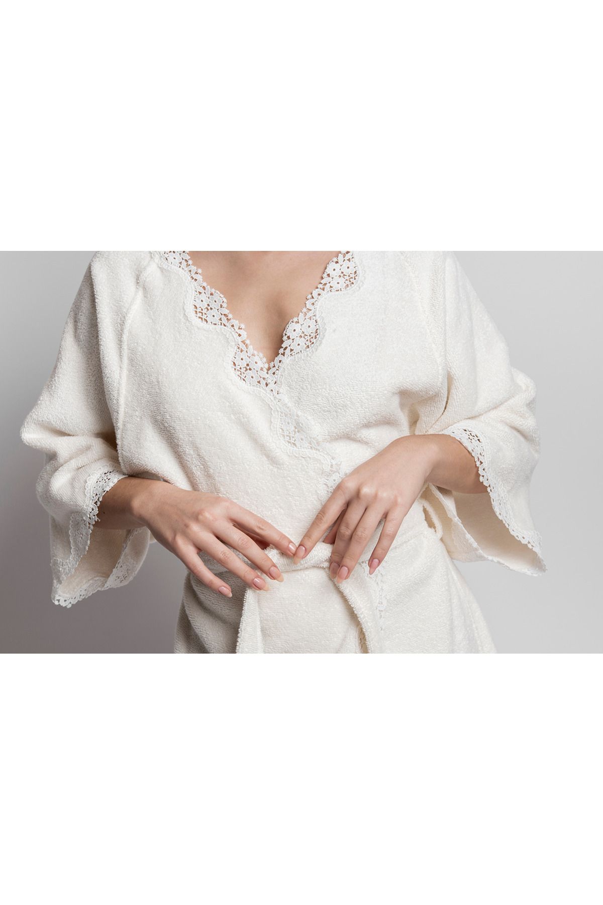 Gül Güler-Bathrobe Petunia Bone - Lace 2