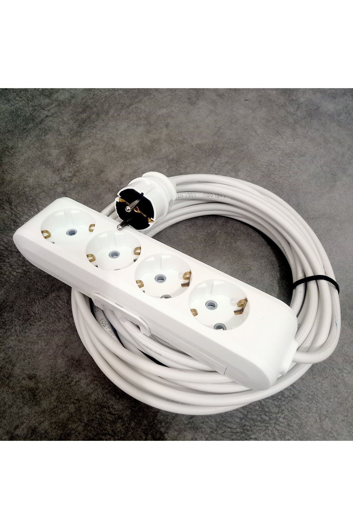 VİKO-Extension Cable with Viko Plug and Viko 4 Sockets 1