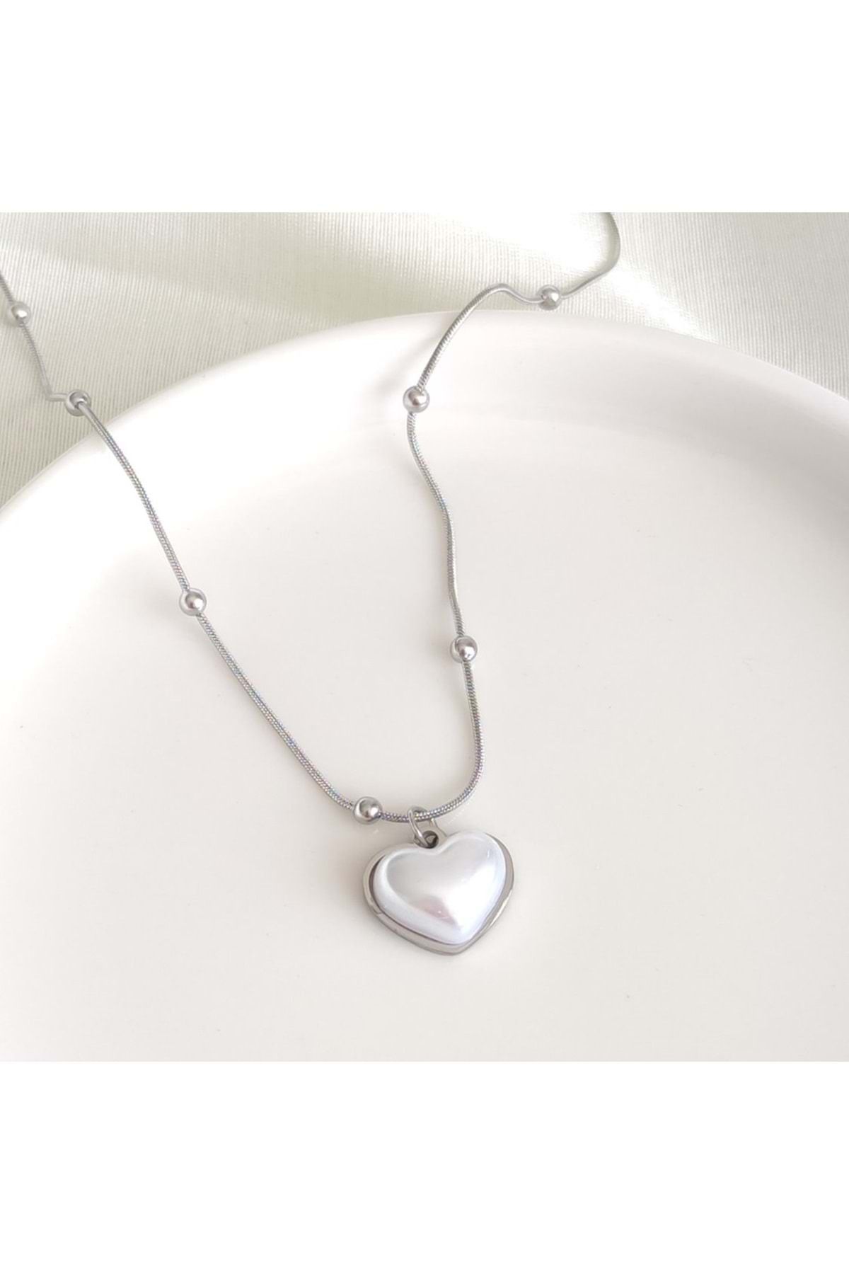 Güler Yüzlü Silver-White Heart Necklace with Steel Ball Chain - White 1