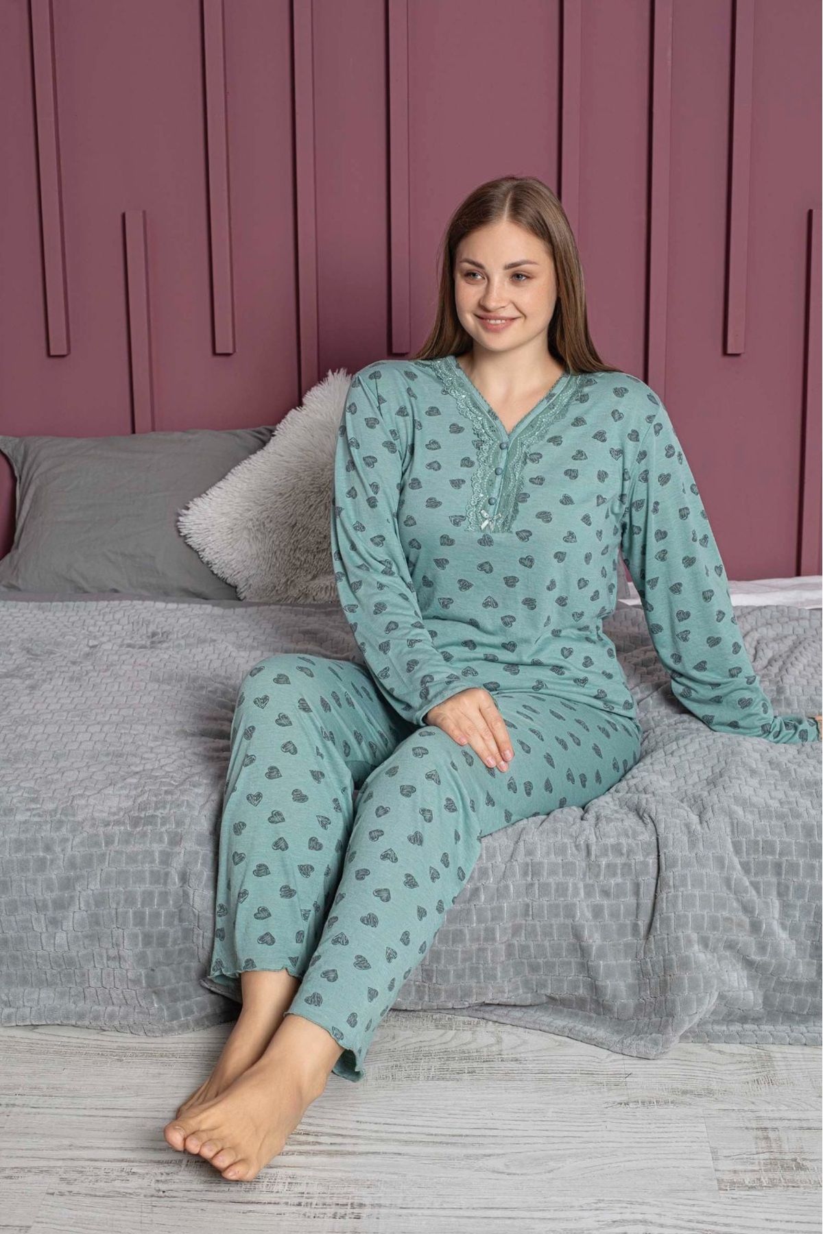 wear treasure-Women's Plus Size Heart Print Collar Buttoned Long Sleeve Bamboo Pajamas Set 1