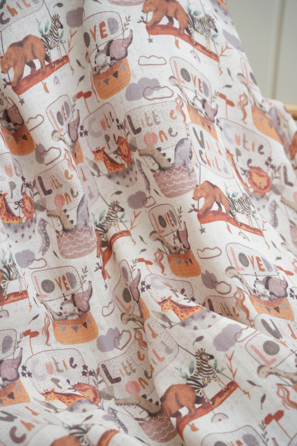 Tuğba Kuğu Baskılı Müslin Kumaş  | Little Wilds fotoğrafı 5 (önizleme)